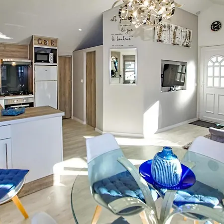 Stunning In With 1 Bedrooms And Wifi Prázdninový dům